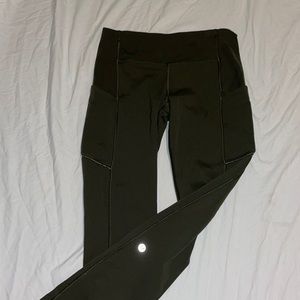 ✨ARMY GREEN LULULEMON LEGGINGS WITH POCKETS AND BOOTY ZIPPER✨